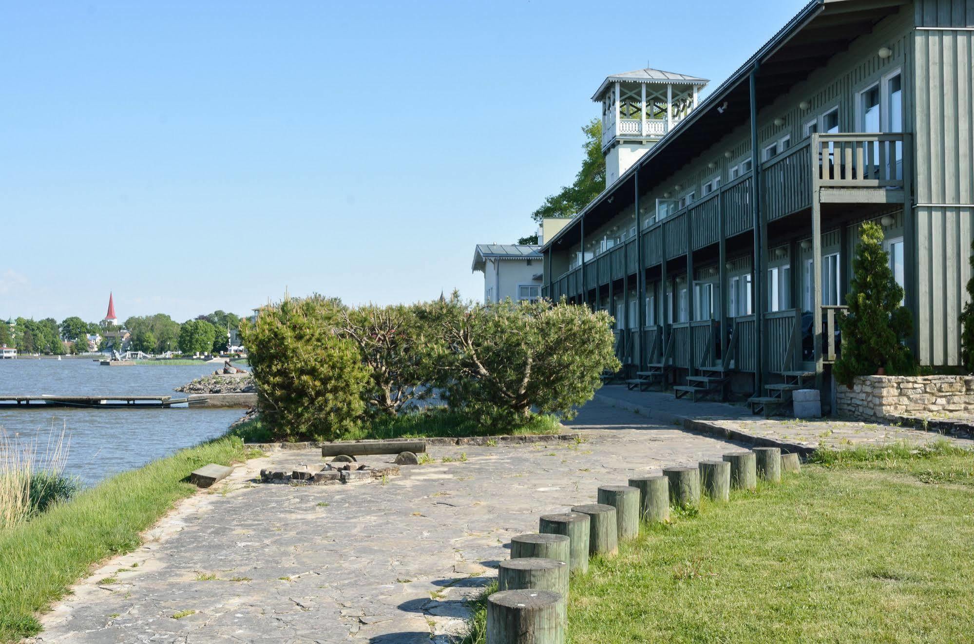 Hotel Promenaadi Haapsalu Kültér fotó